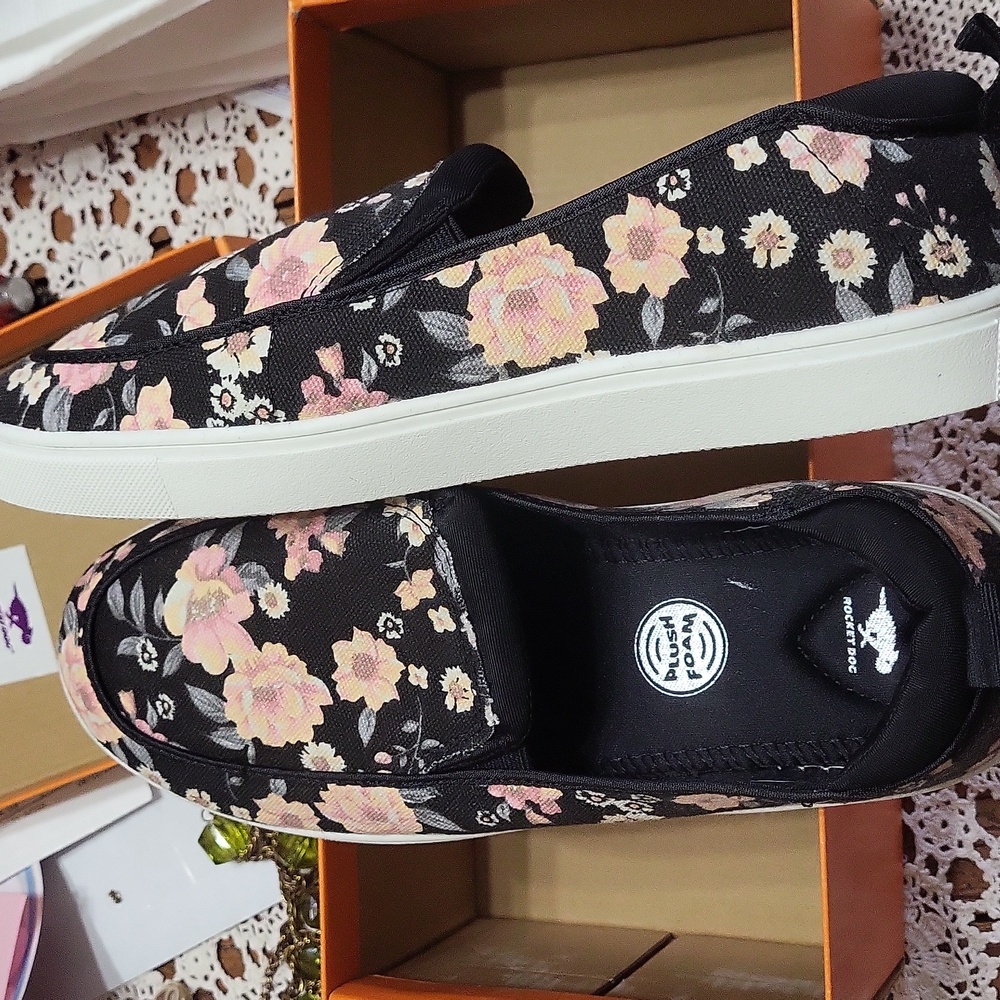 Rocket Dog Black Floral Sneakers - Picture 3 of 6